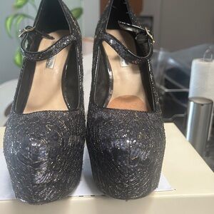Black glitter H By Halston platform shoe